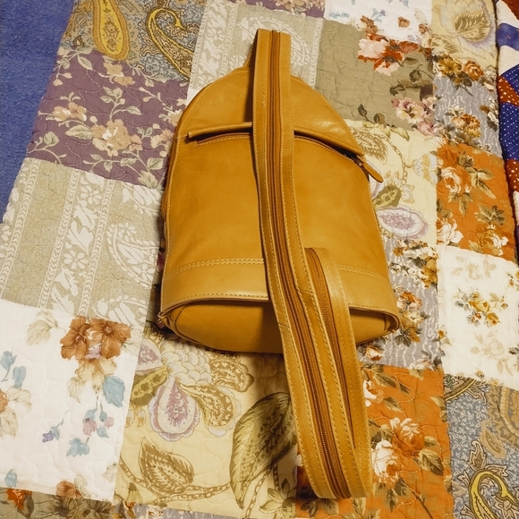 Chaos Leather Collection Backpack Shoulder Bag - Picture 5 of 11